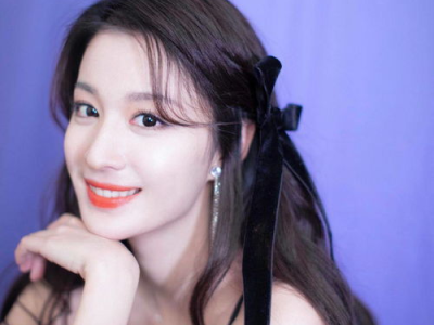 出水芙蓉：王楚然的美艳风采