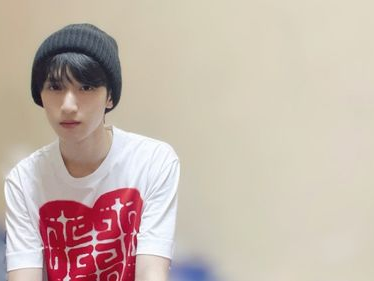 严浩翔0帧起跳：挑战极限的篮球风采
