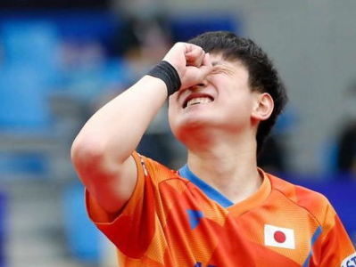 王楚钦3-0完胜队友陈垣宇